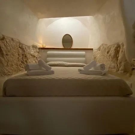 Angolo Nella Roccia * Ostuni